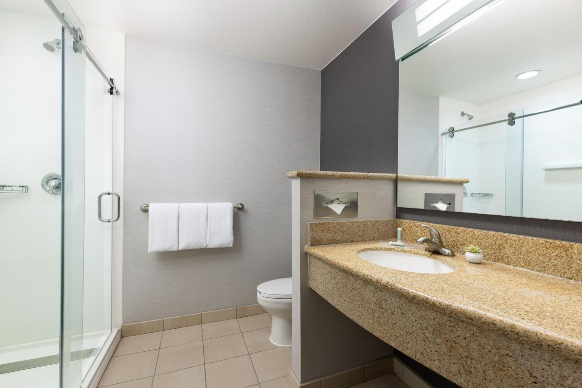 Courtyard By Marriott Las Vegas Stadium Area Bagian luar foto