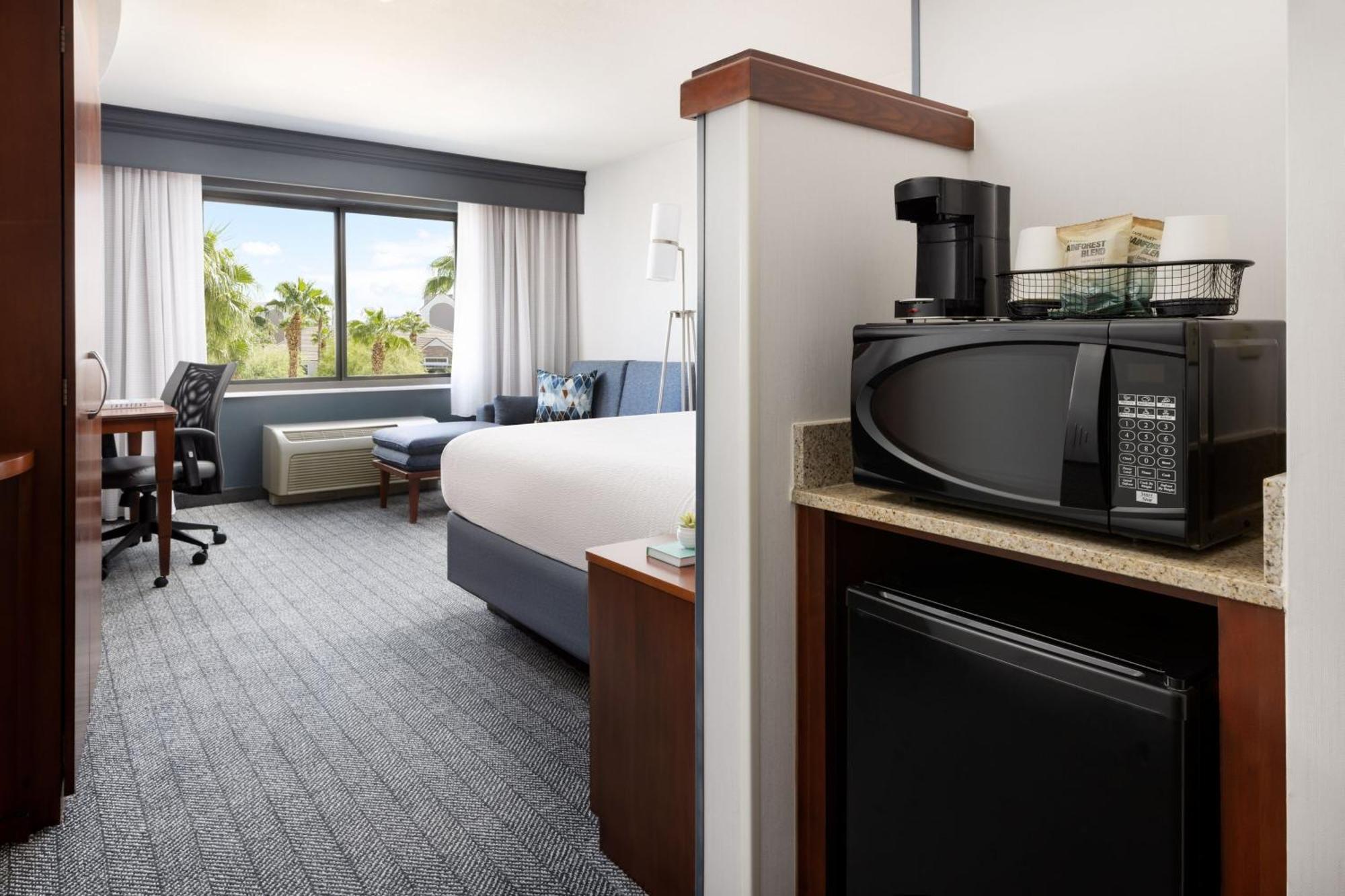 Courtyard By Marriott Las Vegas Stadium Area Bagian luar foto