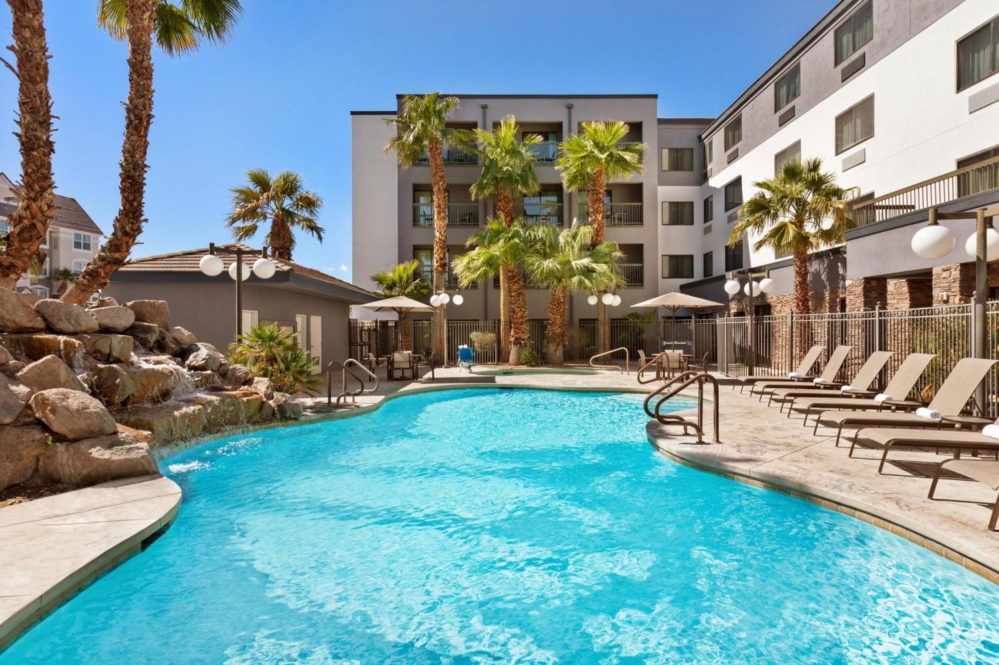 Courtyard By Marriott Las Vegas Stadium Area Bagian luar foto