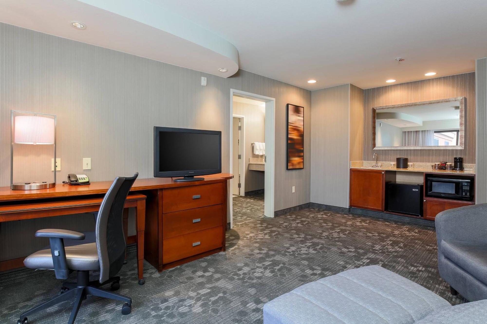 Courtyard By Marriott Las Vegas Stadium Area Bagian luar foto