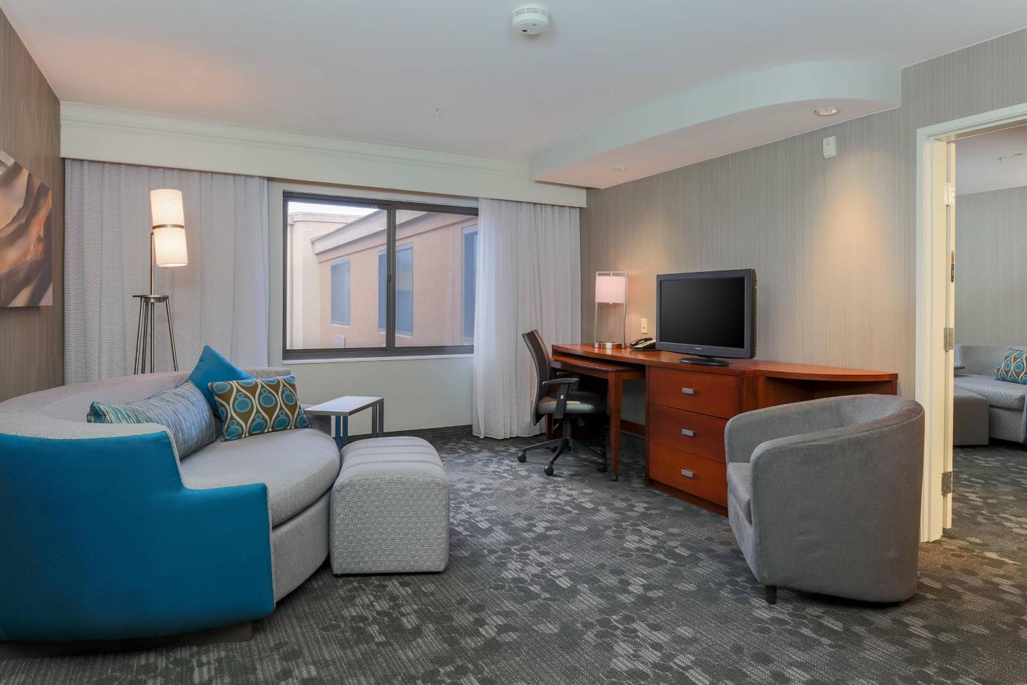 Courtyard By Marriott Las Vegas Stadium Area Bagian luar foto