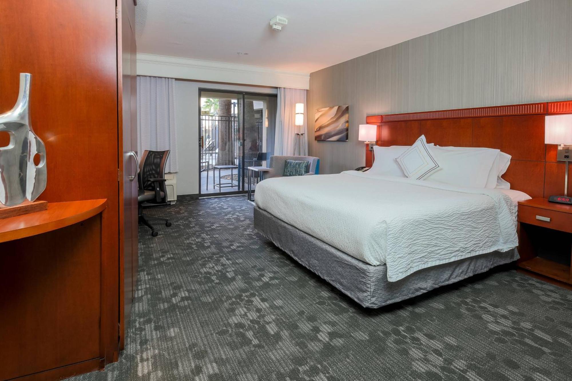 Courtyard By Marriott Las Vegas Stadium Area Bagian luar foto