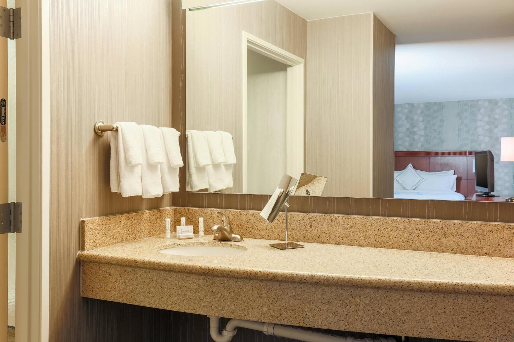 Courtyard By Marriott Las Vegas Stadium Area Bagian luar foto