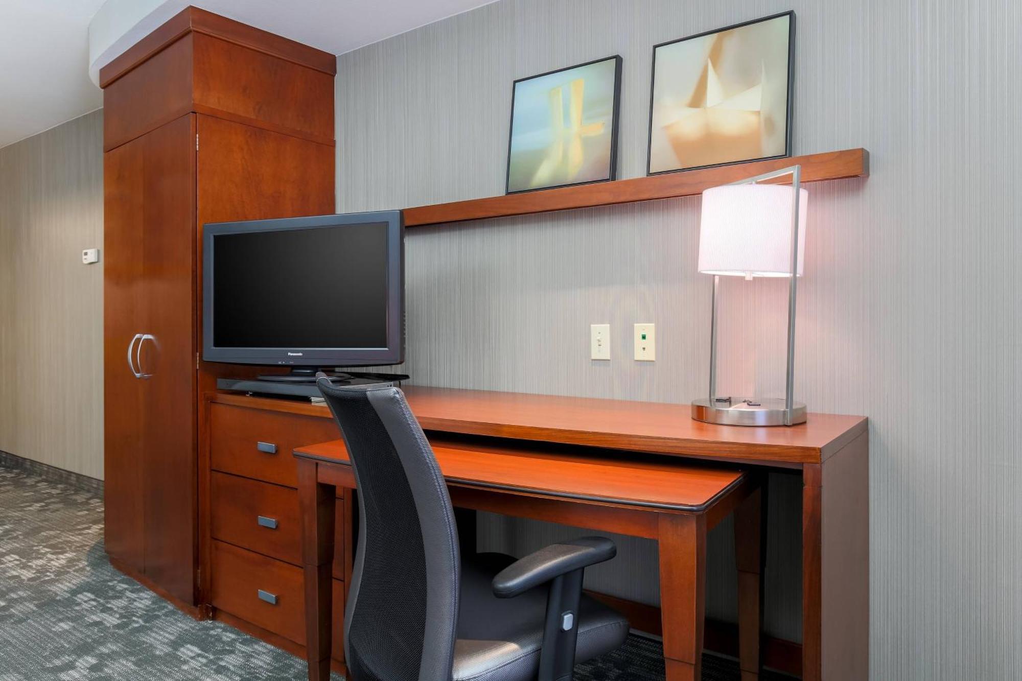 Courtyard By Marriott Las Vegas Stadium Area Bagian luar foto