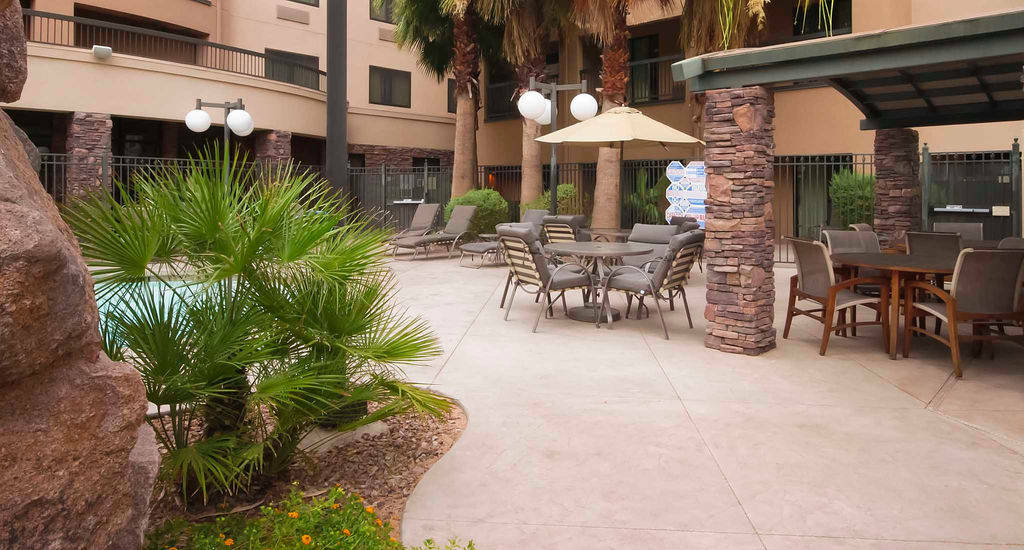 Courtyard By Marriott Las Vegas Stadium Area Bagian luar foto